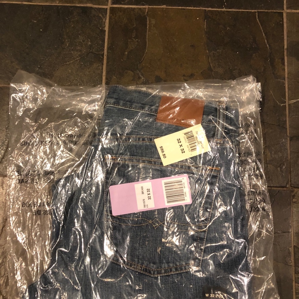 NWT still in plastic! Lucky 32x32 181 straight